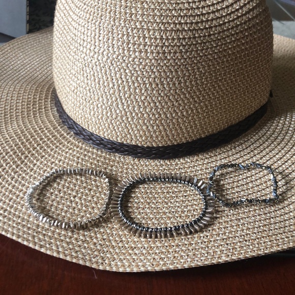 Bracelets - Picture 1 of 1